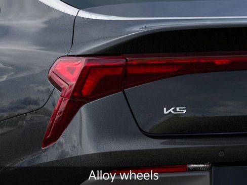 New 2025 Kia K5 LXS image 14