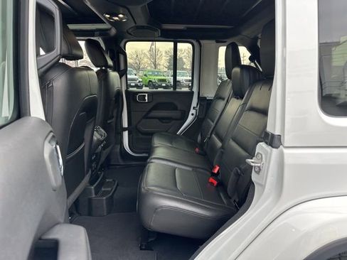 Used 2023 Jeep Wrangler Altitude image 25