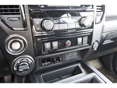 Used 2024 Nissan Titan PRO-4X image 26