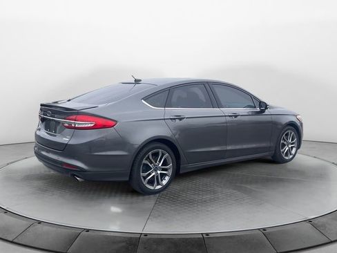 Used 2017 Ford Fusion SE w/ Equipment Group 201A image 5