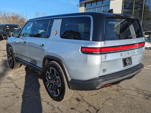 Used 2025 Rivian R1S Adventure image 10