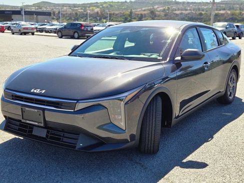 New 2026 Kia K4 LXS image 12