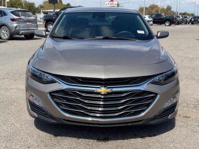 Used 2024 Chevrolet Malibu LT FWD image 2
