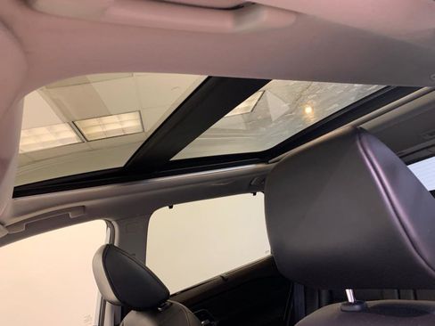 Used 2021 Nissan Rogue SV w/ Premium Package image 19