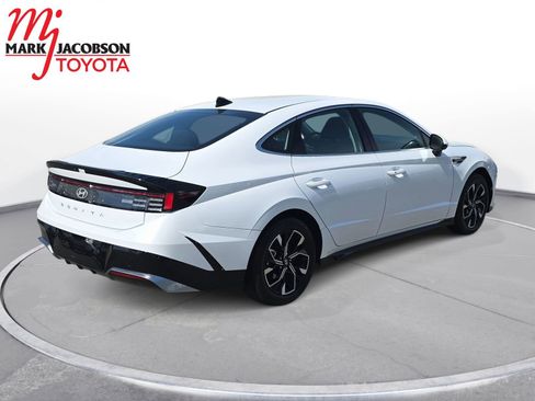 Used 2025 Hyundai Sonata SEL FWD image 5