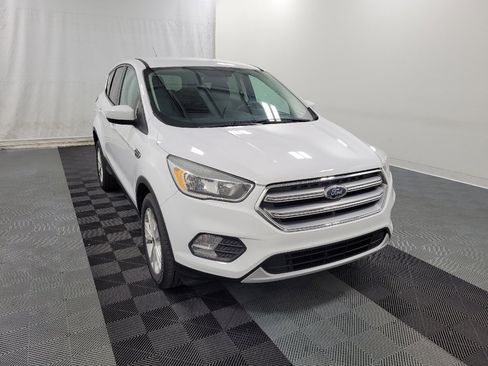 Used 2017 Ford Escape SE w/ SE Cold Weather Package AWD/4WD image 14
