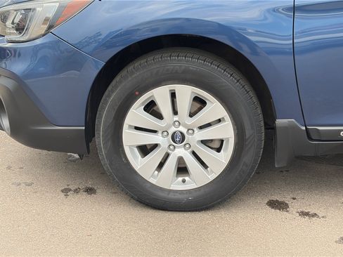 Used 2019 Subaru Outback 2.5i Premium w/ Popular Package #2 AWD/4WD image 24