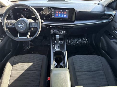 Certified 2025 Nissan Kicks S image 16