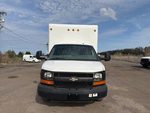 Used 2015 Chevrolet Express 3500 Extended RWD image 5