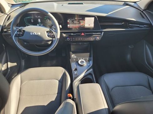 Used 2025 Kia Niro EX image 14