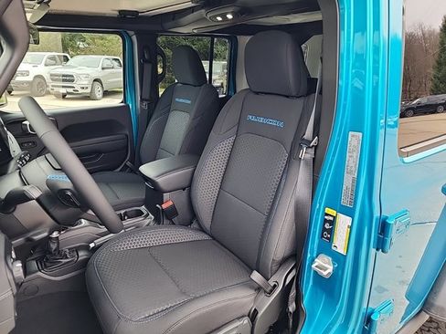 Used 2024 Jeep Wrangler Unlimited Rubicon 4xe w/ Convenience Group image 24