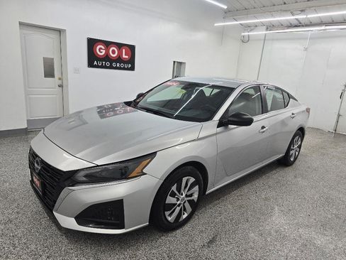 Used 2024 Nissan Altima 2.5 S FWD image 4
