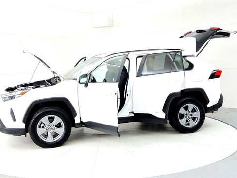 Certified 2025 Toyota RAV4 XLE image 10