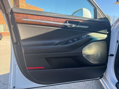 Used 2018 Genesis G90 3.3T Premium image 14