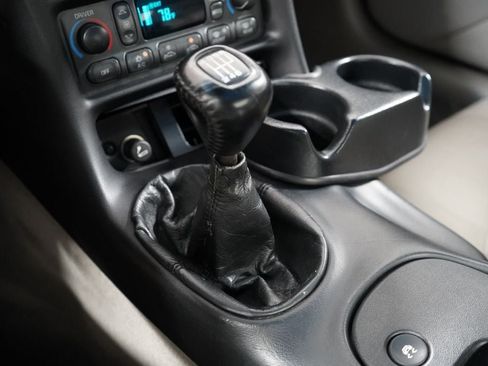 Used 2000 Chevrolet Corvette Coupe RWD image 15