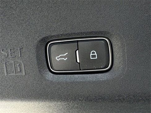 Used 2025 Ford Expedition Active image 37