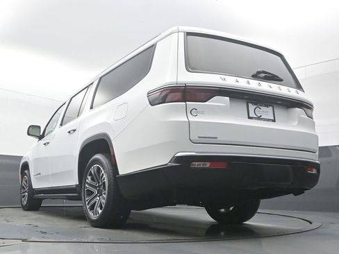 Used 2023 Jeep Wagoneer L Base w/ Premium Group I image 51