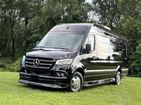 Used 2022 Mercedes-Benz Sprinter 3500 image 32