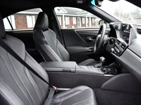 Used 2022 Lexus ES 300h F Sport image 28