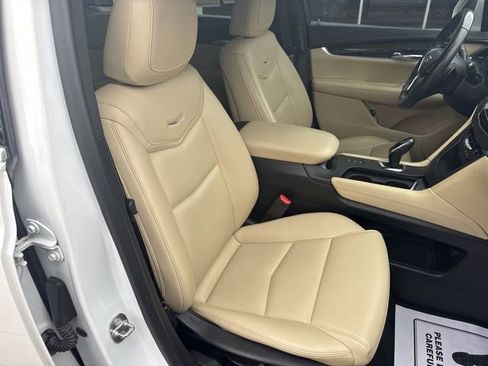 Used 2018 Cadillac XT5 AWD image 38
