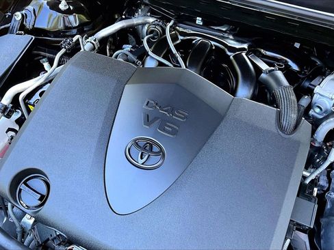 Used 2024 Toyota Camry XSE w/ Navigation Package FWD image 31
