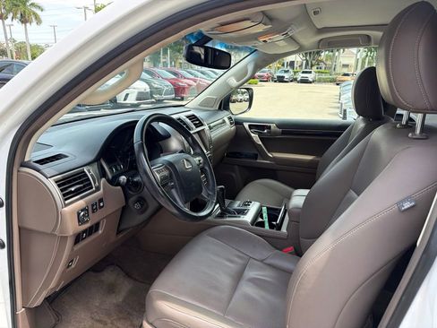 Used 2017 Lexus GX 460 w/ Navigation Package AWD/4WD image 14