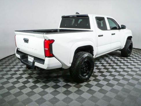 Used 2025 Toyota Tacoma SR AWD/4WD image 3