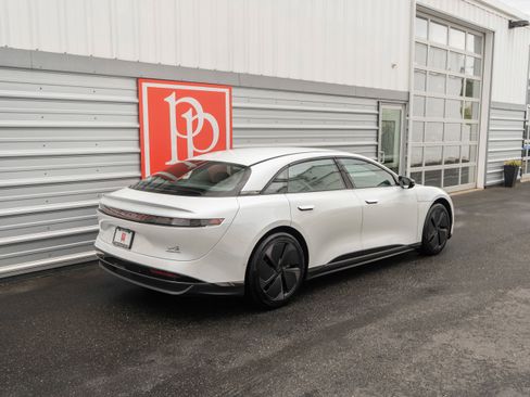Used 2024 Lucid Air Touring AWD/4WD image 38
