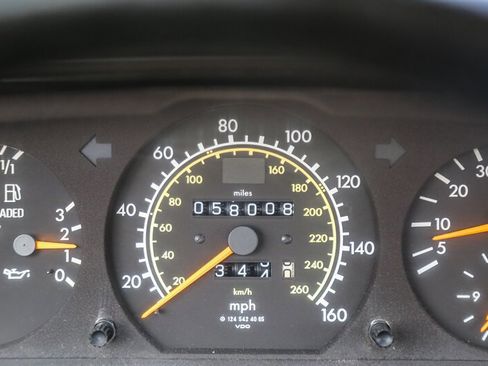 Used 1995 Mercedes-Benz E 320 Convertible image 83