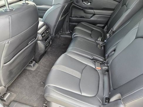 Used 2025 Honda Pilot Touring image 30