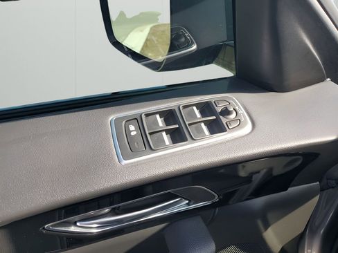 Used 2020 Jaguar F-PACE Checkered Flag image 26