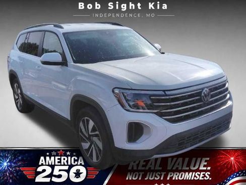 Used 2025 Volkswagen Atlas SE AWD/4WD image 1