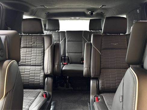 New 2026 Cadillac Escalade ESV Platinum Sport w/ LPO, Floor Liner Package AWD/4WD image 17