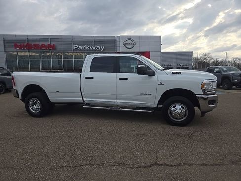 Used 2024 RAM 3500 Big Horn image 8