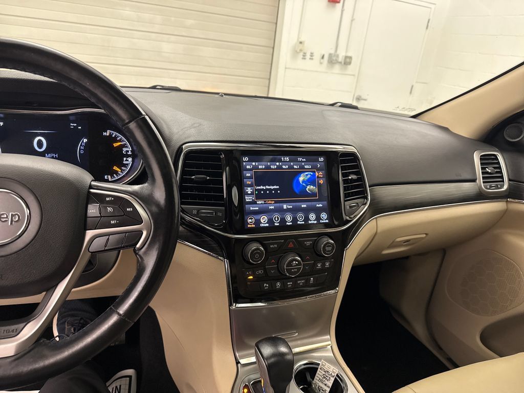 Used 2020 Jeep Grand Cherokee Limited AWD/4WD image 13