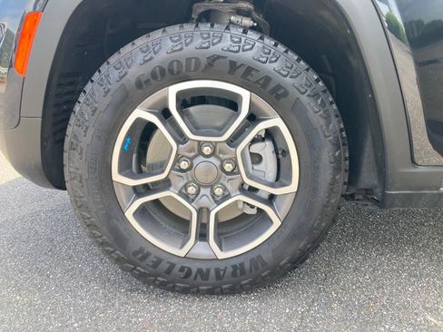 New 2024 Jeep Grand Cherokee Trailhawk w/ Luxury Tech Group III image 28