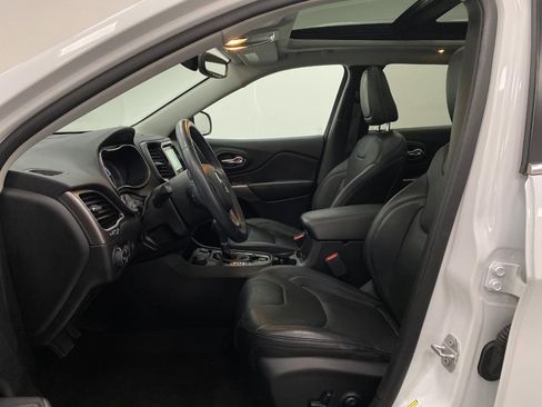 Used 2019 Jeep Cherokee Limited w/ Luxury Group AWD/4WD image 29