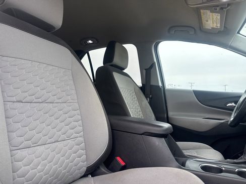 Used 2020 Chevrolet Equinox LT image 32
