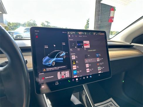 Used 2018 Tesla Model 3 Long Range image 25