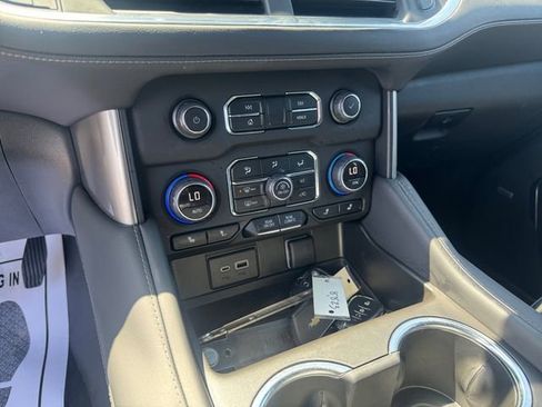 Used 2023 Chevrolet Tahoe Z71 w/ Luxury Package AWD/4WD image 15