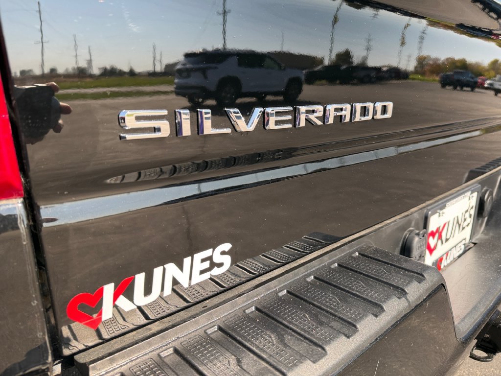 Used 2023 Chevrolet Silverado 1500 RST AWD/4WD image 45