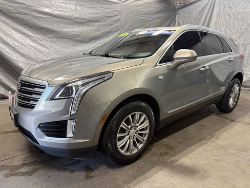 Used 2018 Cadillac XT5 Luxury w/ Driver Awareness Package AWD/4WD image 3