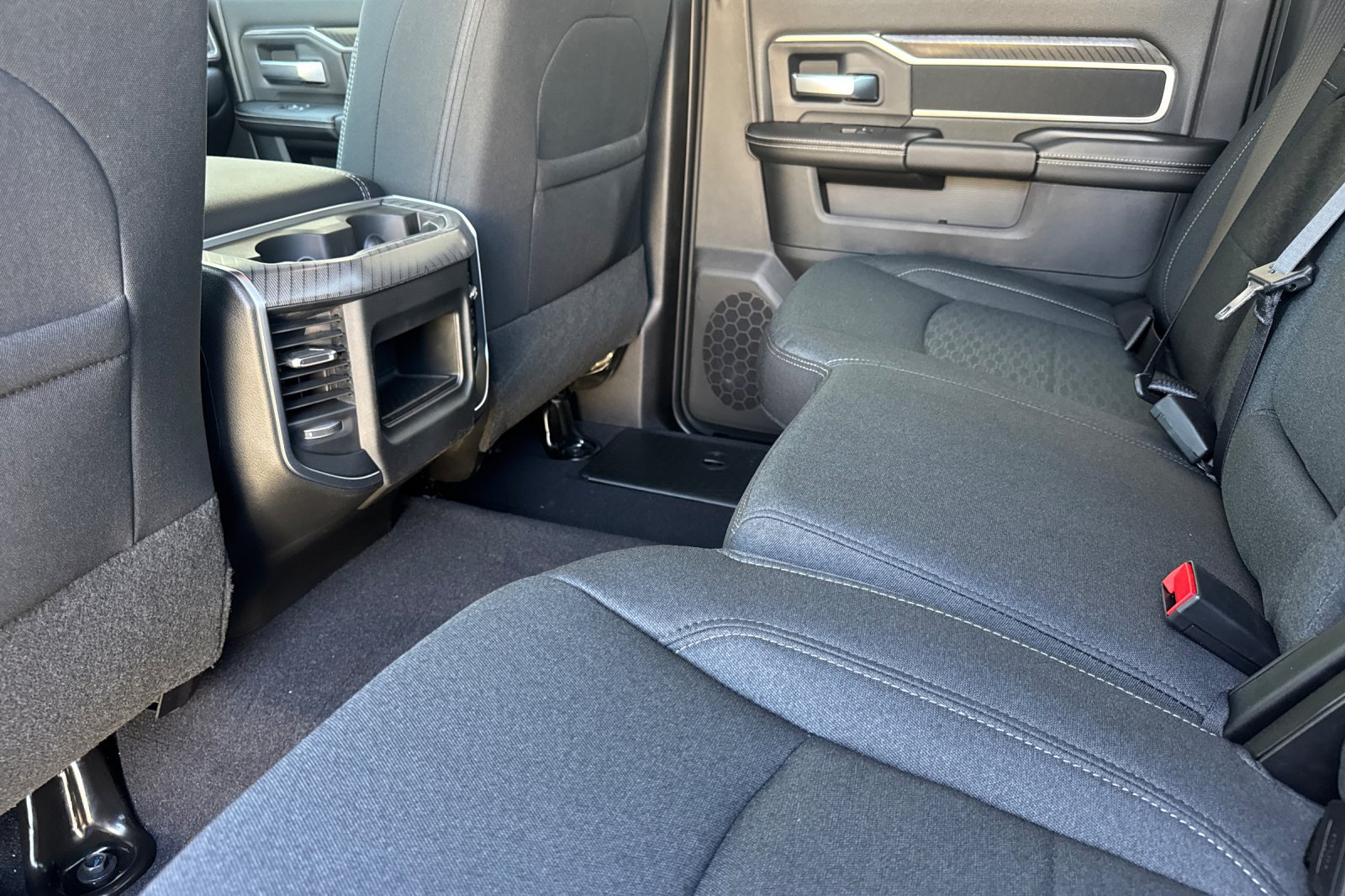 New 2027 RAM 3500 Big Horn AWD/4WD image 11