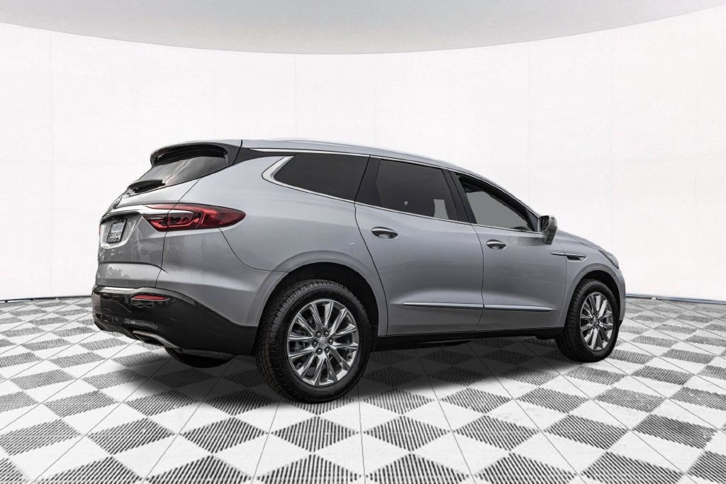 Used 2020 Buick Enclave Essence w/ Sound and Sites Package FWD image 10