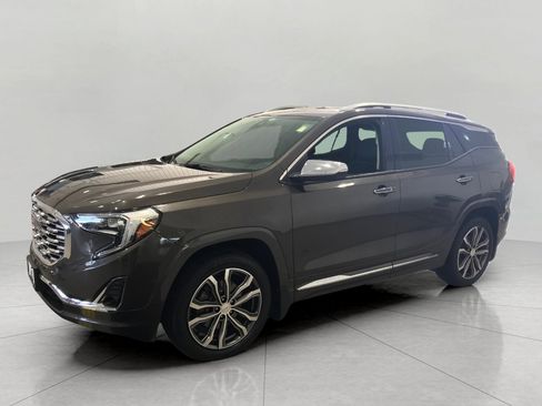 Used 2019 GMC Terrain Denali w/ GMC Pro Grade Package AWD/4WD image 10
