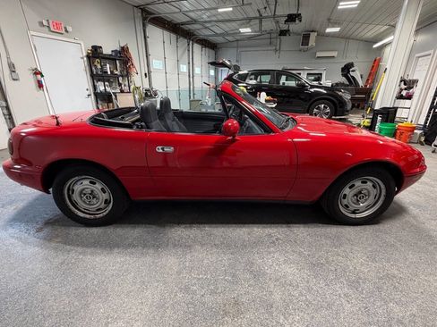 Used 1991 MAZDA MX-5 Miata RWD image 4
