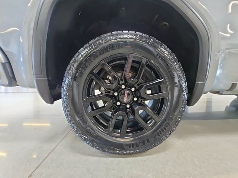 Used 2025 GMC Sierra 1500 Elevation w/ Preferred Package AWD/4WD image 28