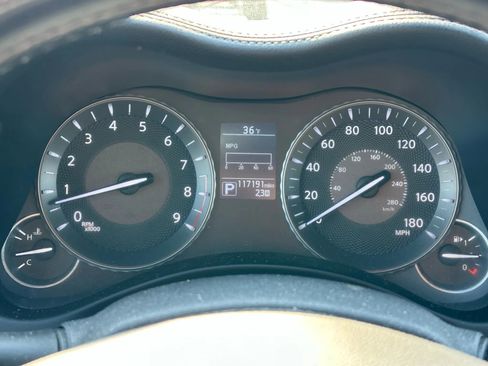 Used 2017 INFINITI Q70 3.7 w/ Technology Package image 38