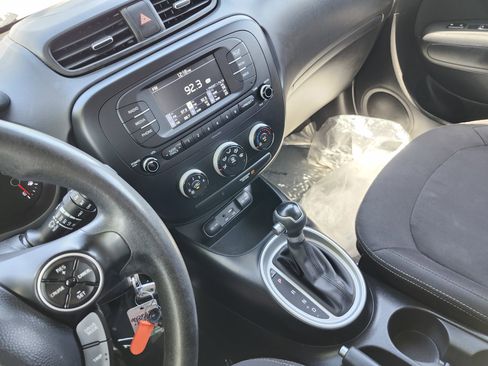 Used 2018 Kia Soul FWD image 26