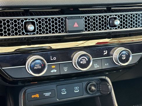 Certified 2025 Honda Civic Sport image 19